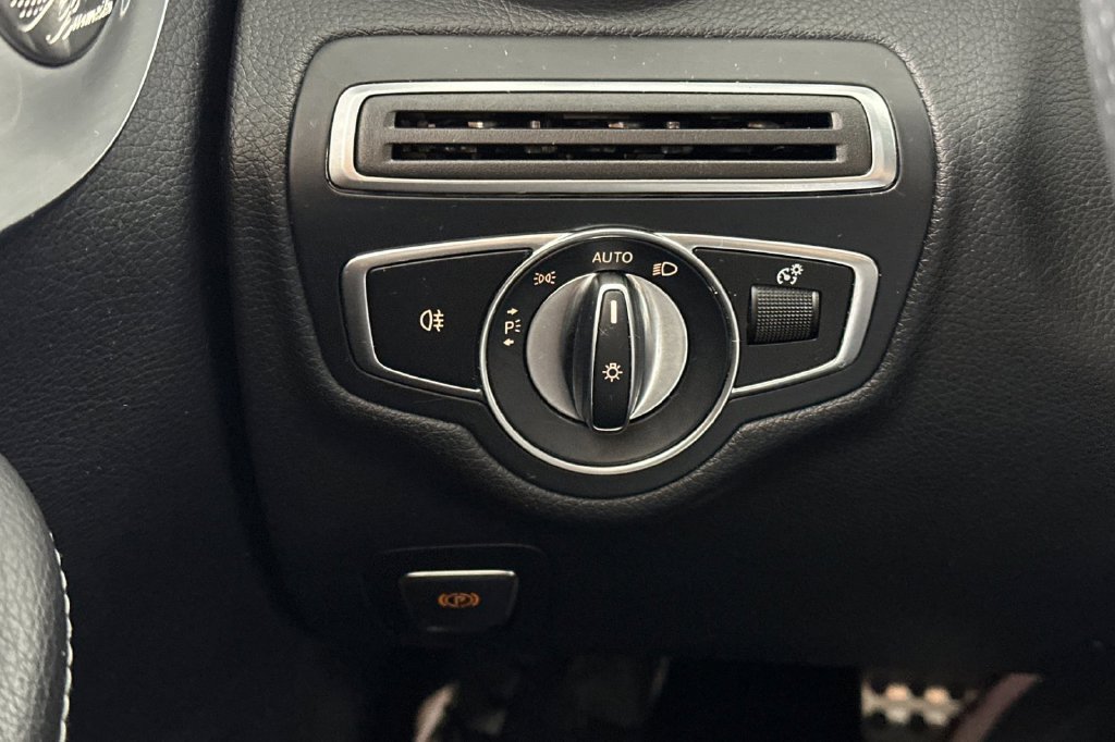 Certified 2023 Mercedes-Benz C 300 4MATIC Coupe image 34