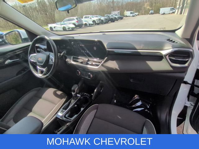 Certified 2024 Chevrolet TrailBlazer LT w/ LT Cold Weather Package AWD/4WD image 28