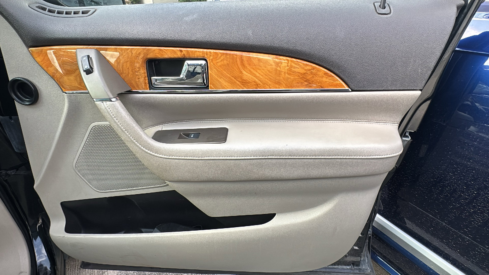 Used 2013 Lincoln MKX FWD image 15