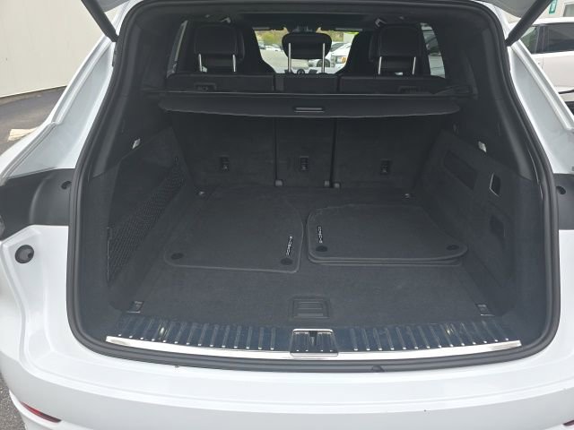 Used 2023 Porsche Cayenne Turbo AWD/4WD image 9