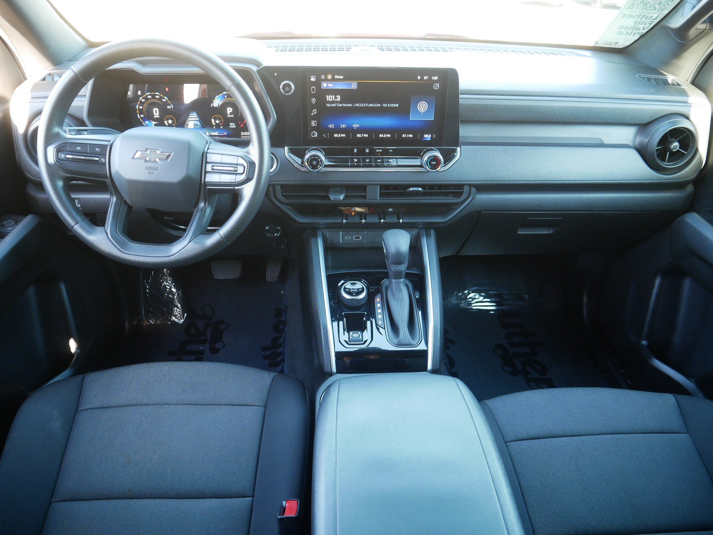 Used 2024 Chevrolet Colorado Trail Boss w/ Advanced Trailering Package AWD/4WD image 10