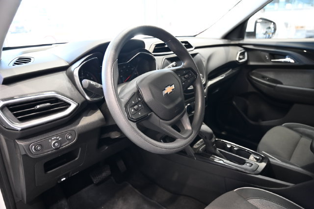 Used 2023 Chevrolet TrailBlazer LT FWD image 21