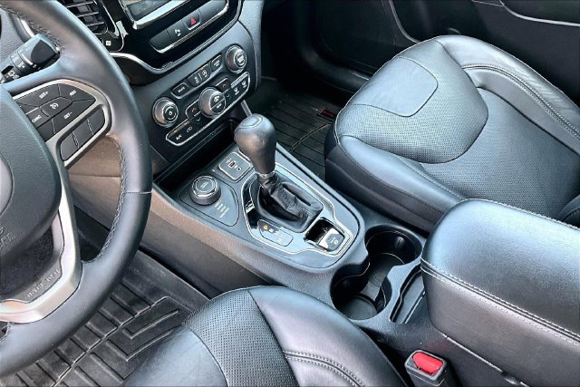 Used 2019 Jeep Cherokee Limited AWD/4WD image 14