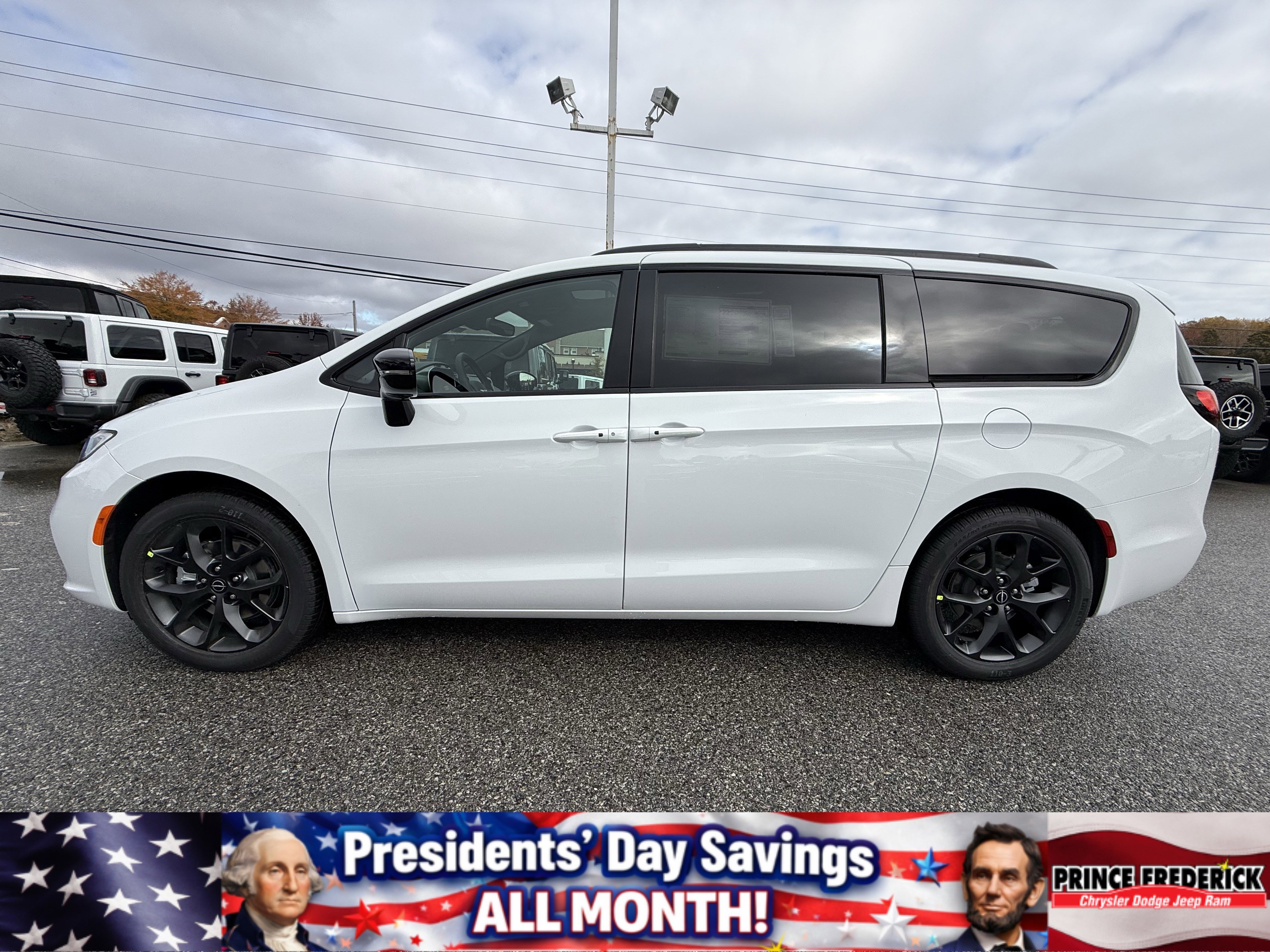 New 2026 Chrysler Pacifica Select image 6