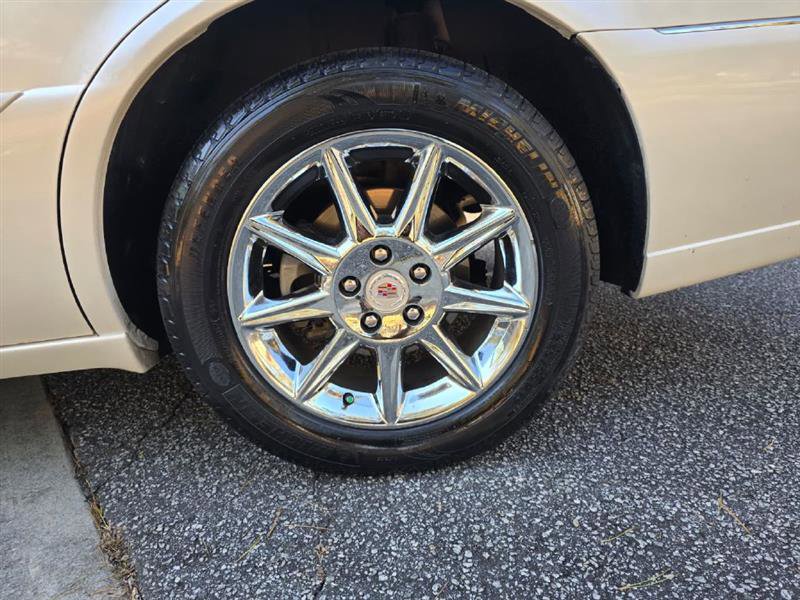 Used 2011 Cadillac DTS Luxury image 11