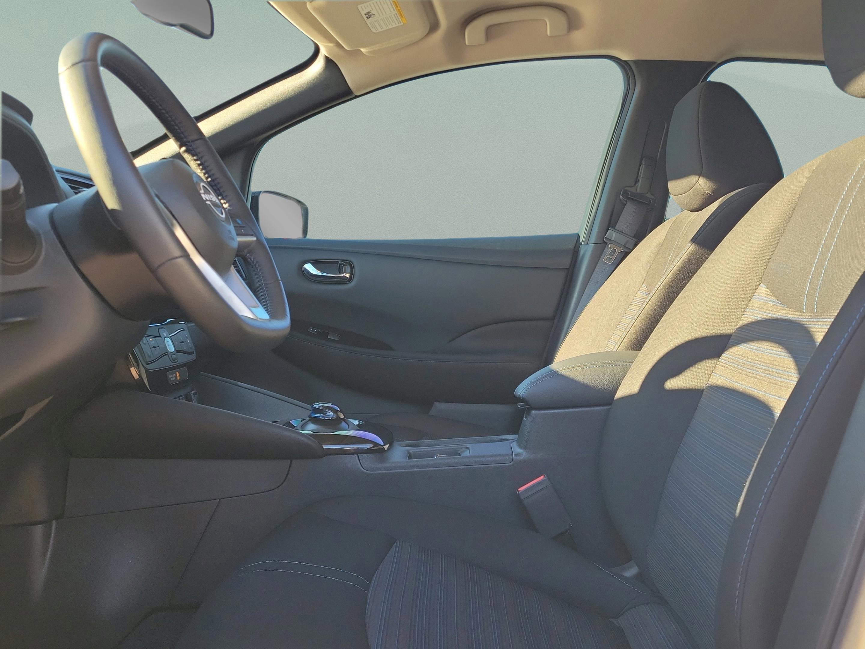 Certified 2024 Nissan Leaf SV Plus image 16