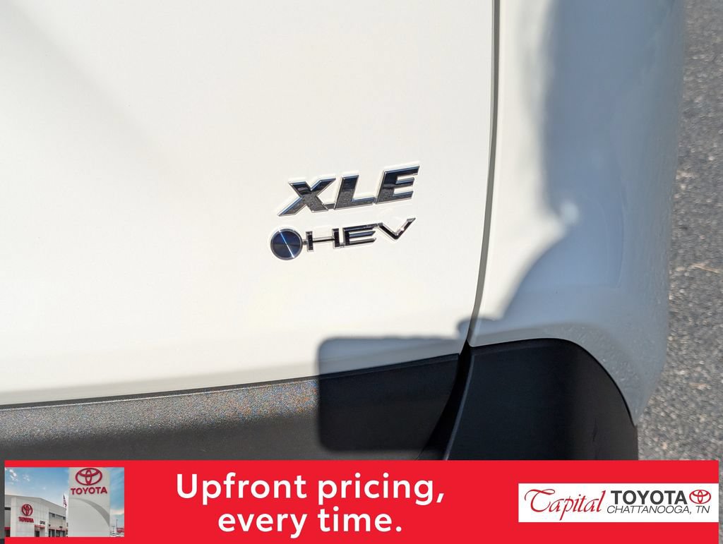 Used 2025 Toyota RAV4 XLE AWD/4WD image 8