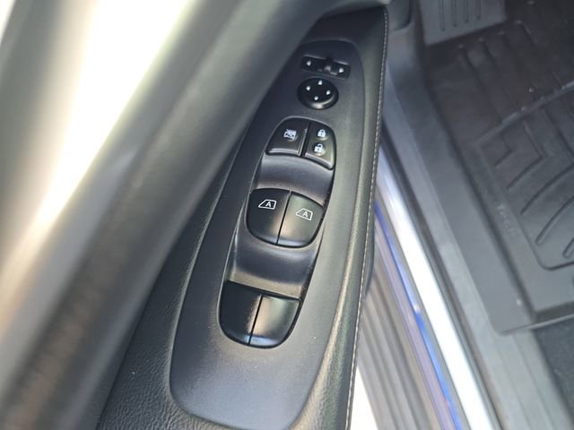 Used 2019 Nissan Pathfinder Platinum image 17