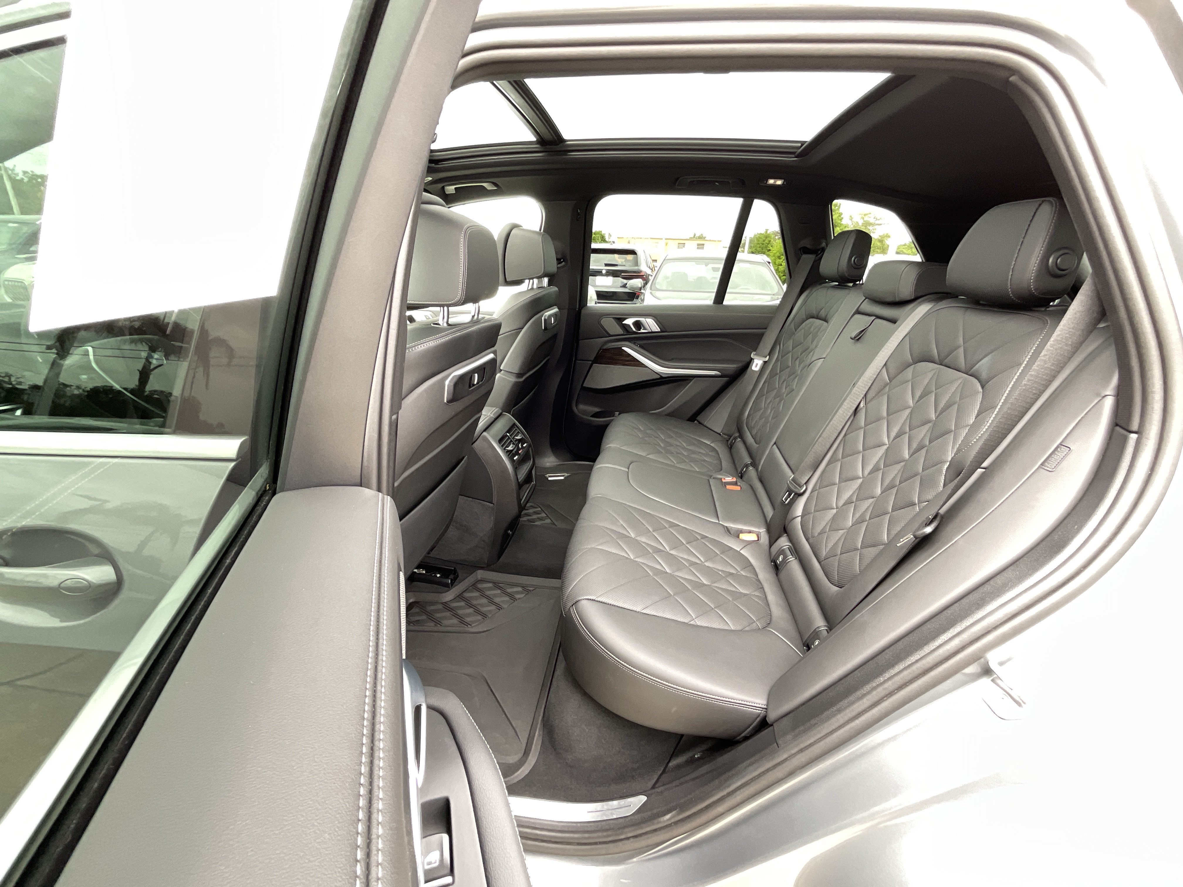 Used 2024 BMW X5 xDrive40i w/ Premium Package AWD/4WD image 26