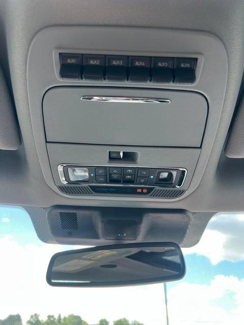 New 2026 Ford F250 Lariat w/ Black Appearance Package AWD/4WD image 23