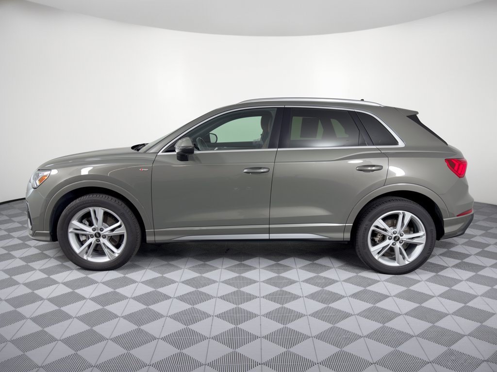 Used 2024 Audi Q3 2.0T Premium AWD/4WD image 2