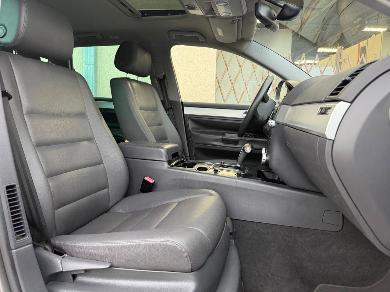 Used 2008 Volkswagen Touareg V6 AWD/4WD image 21