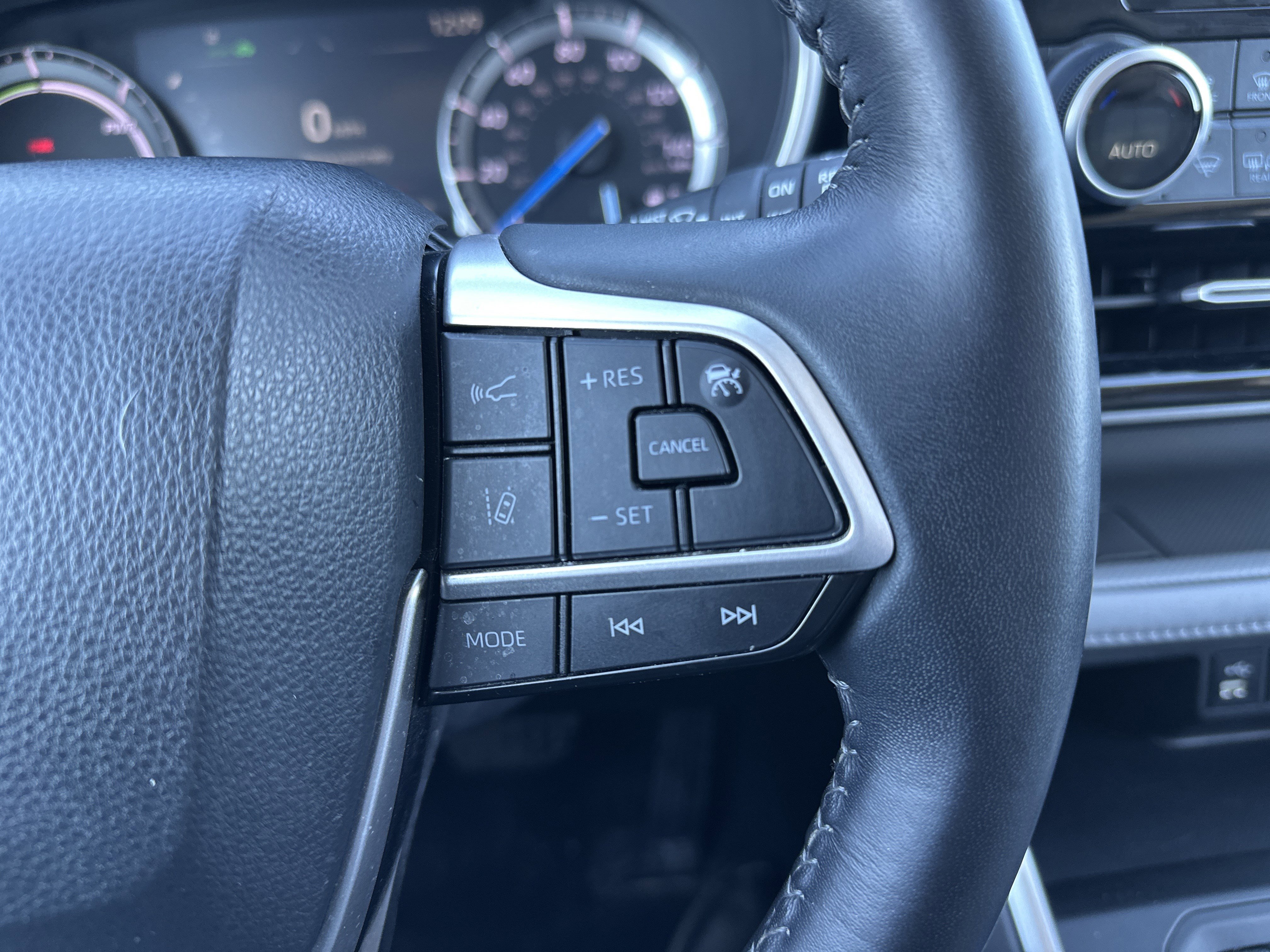 Used 2022 Toyota Highlander XLE image 20