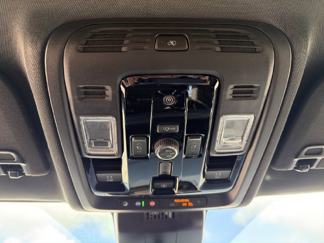 New 2026 Chevrolet Suburban Premier AWD/4WD image 22