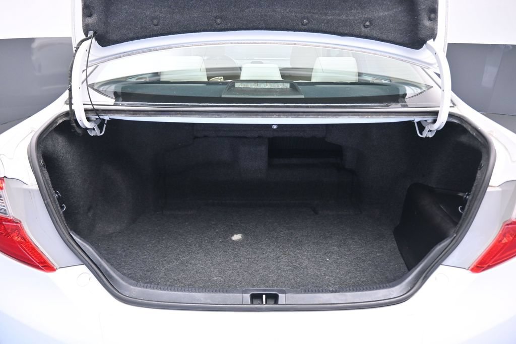 Used 2012 Toyota Camry LE FWD image 39