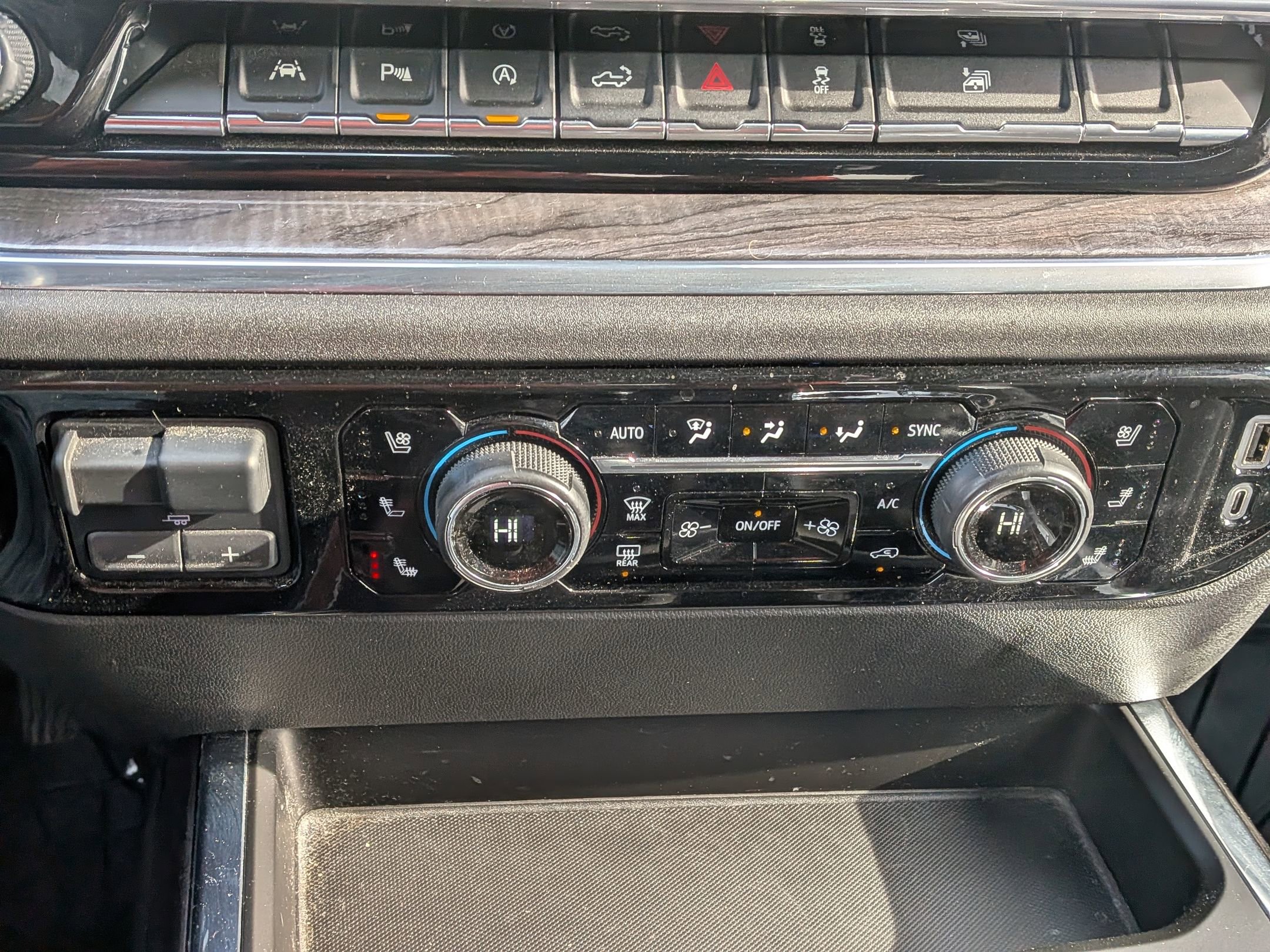 Used 2023 Chevrolet Silverado 1500 LTZ w/ Technology Package image 28