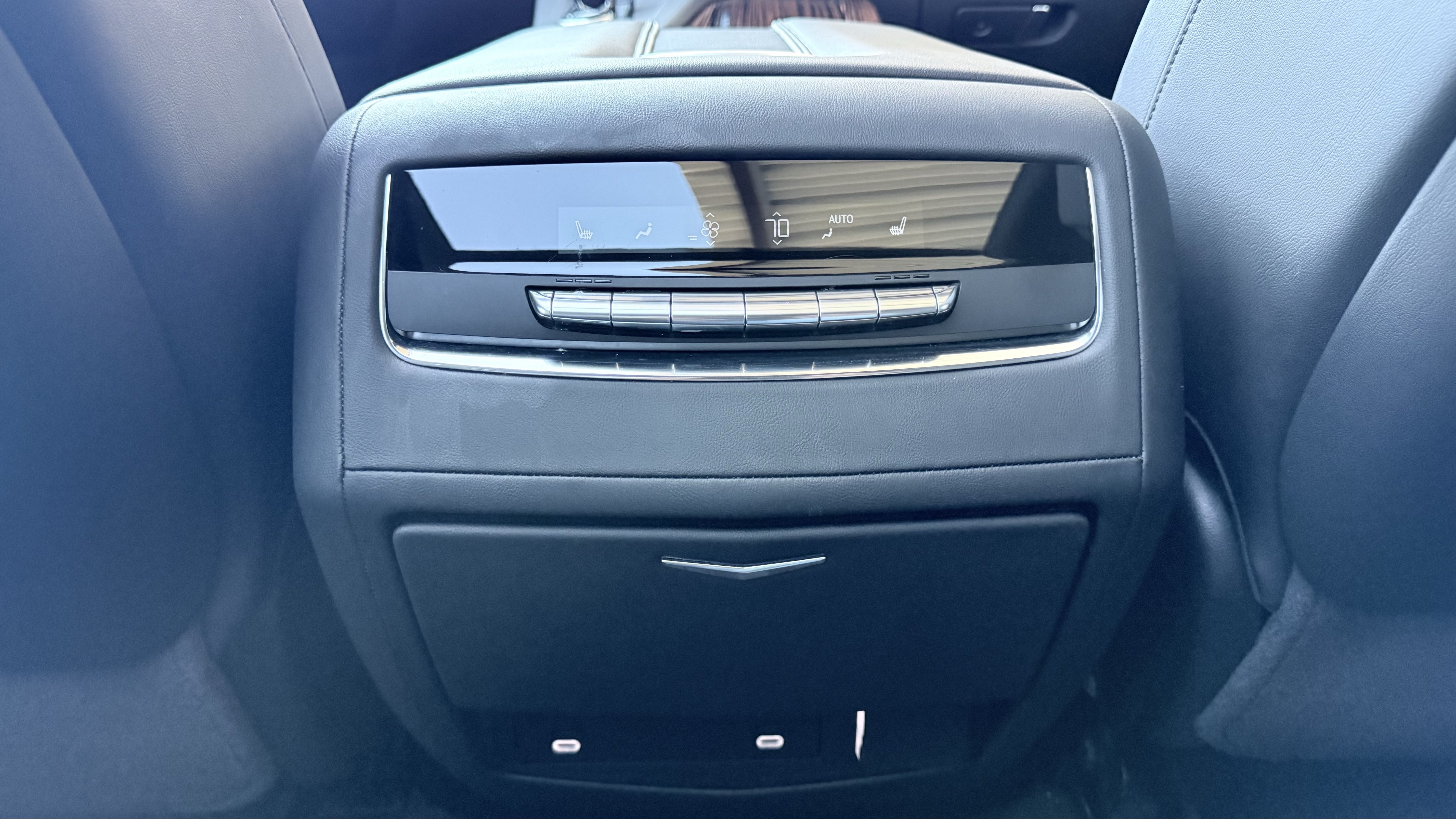 Used 2024 Cadillac Escalade Premium Luxury w/ Performance Package AWD/4WD image 62