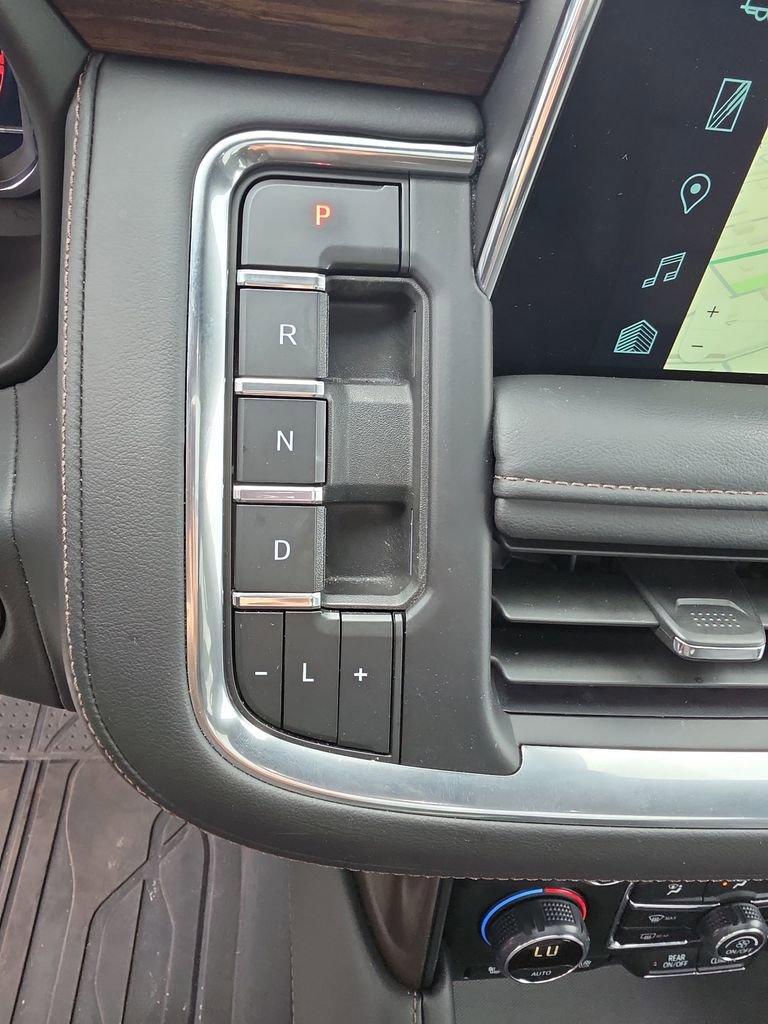 Used 2024 Chevrolet Tahoe High Country image 28