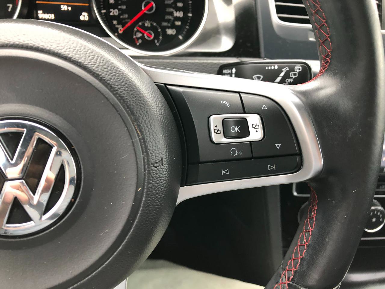Used 2015 Volkswagen GTI SE FWD image 20