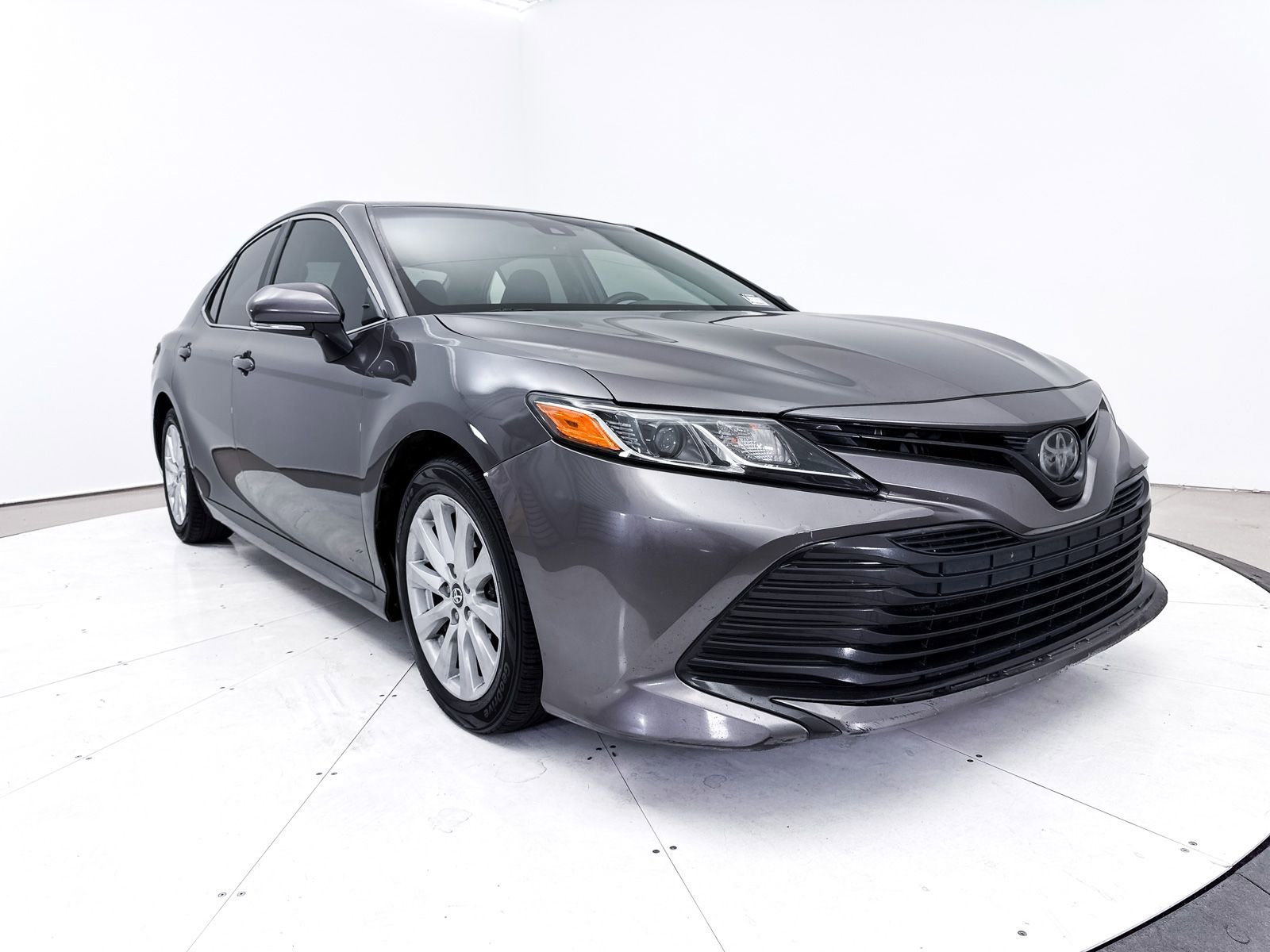 Used 2018 Toyota Camry LE w/ Convenience Package FWD image 8