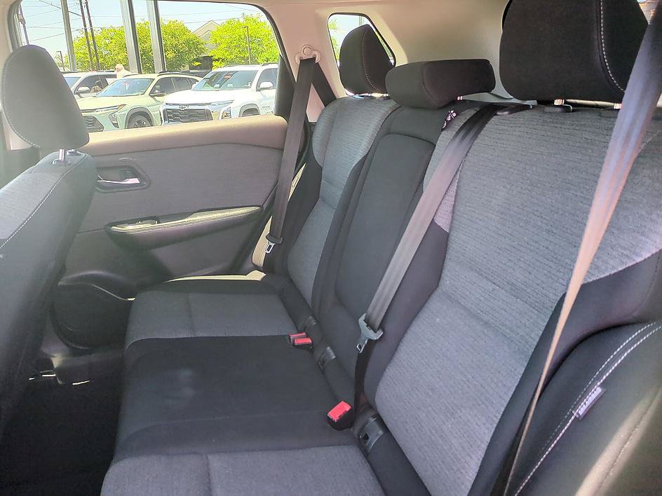 Used 2023 Nissan Rogue SV FWD image 27