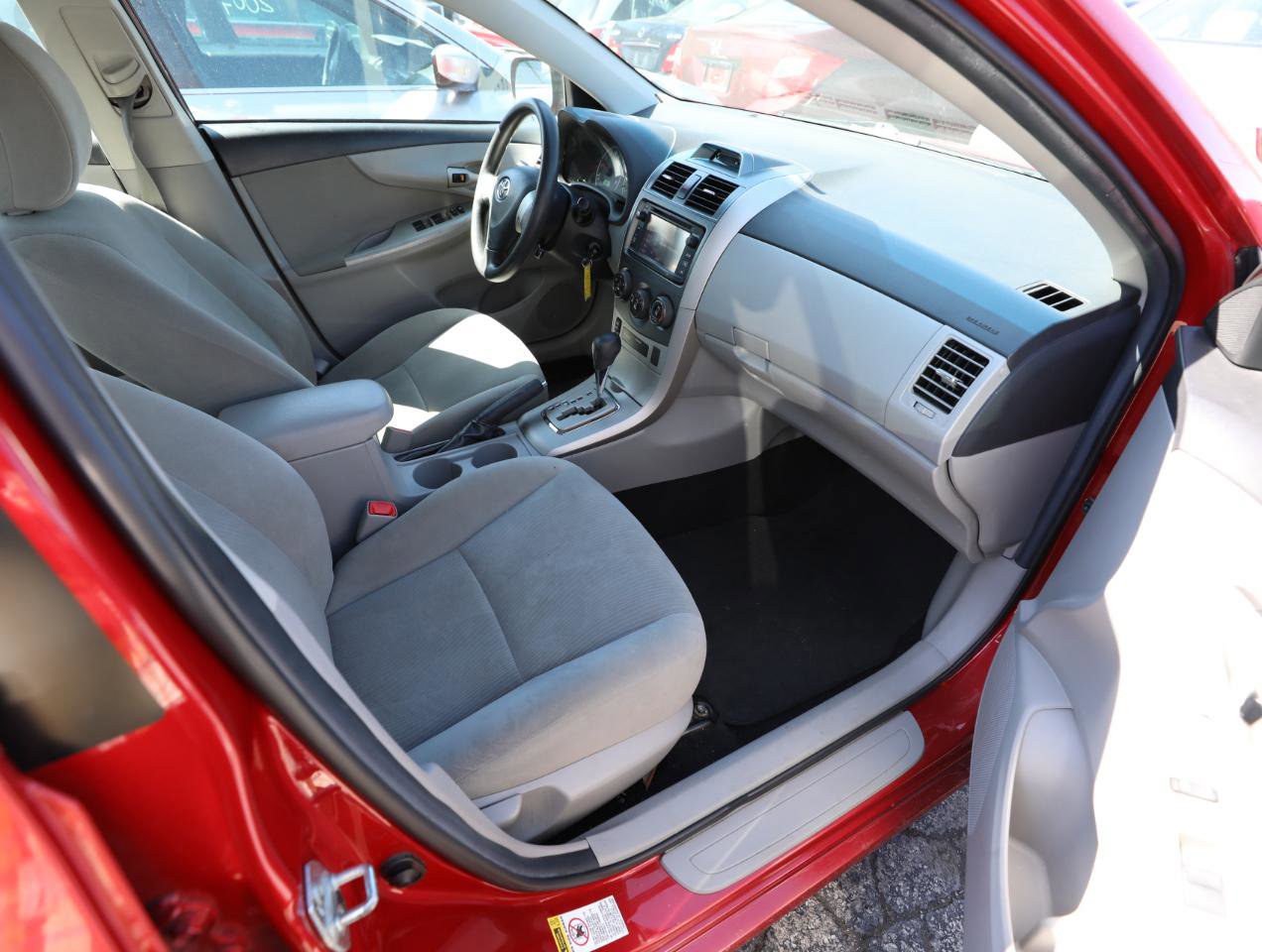 Used 2013 Toyota Corolla LE image 8