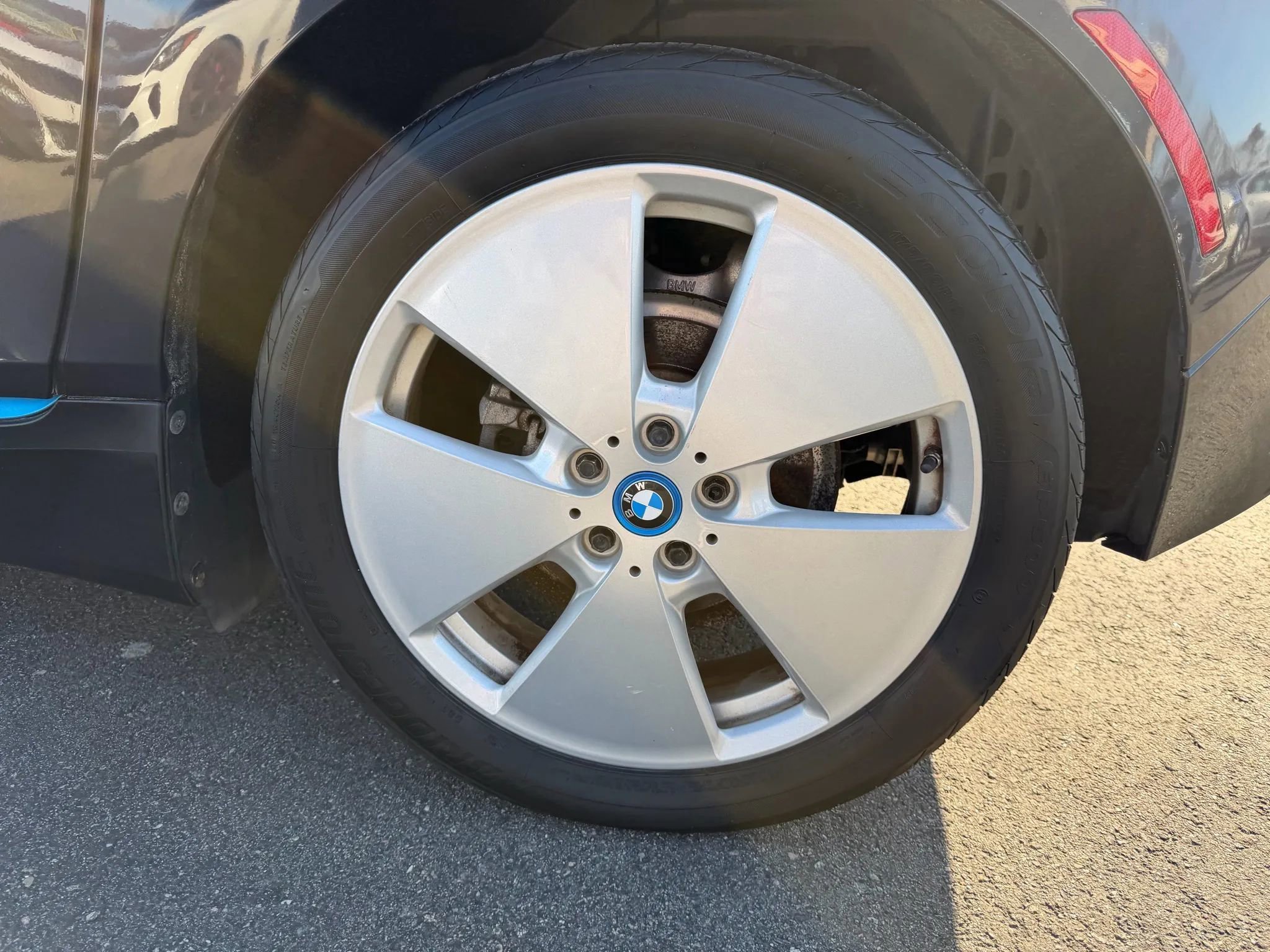 Used 2015 BMW i3 w/ Range Extender image 31