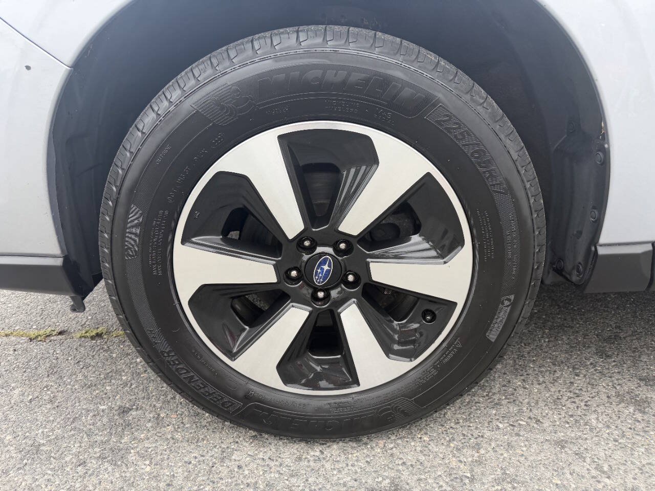 Used 2017 Subaru Forester 2.5i w/ Alloy Wheel Package AWD/4WD image 11