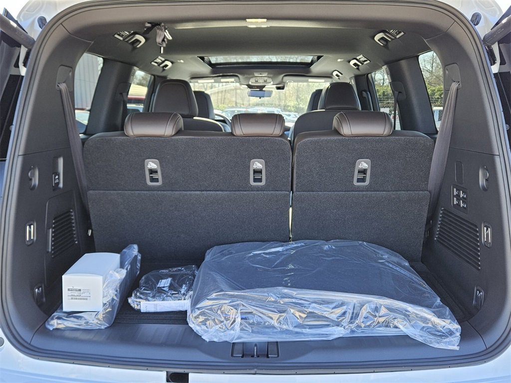 New 2026 Nissan Armada Platinum image 11