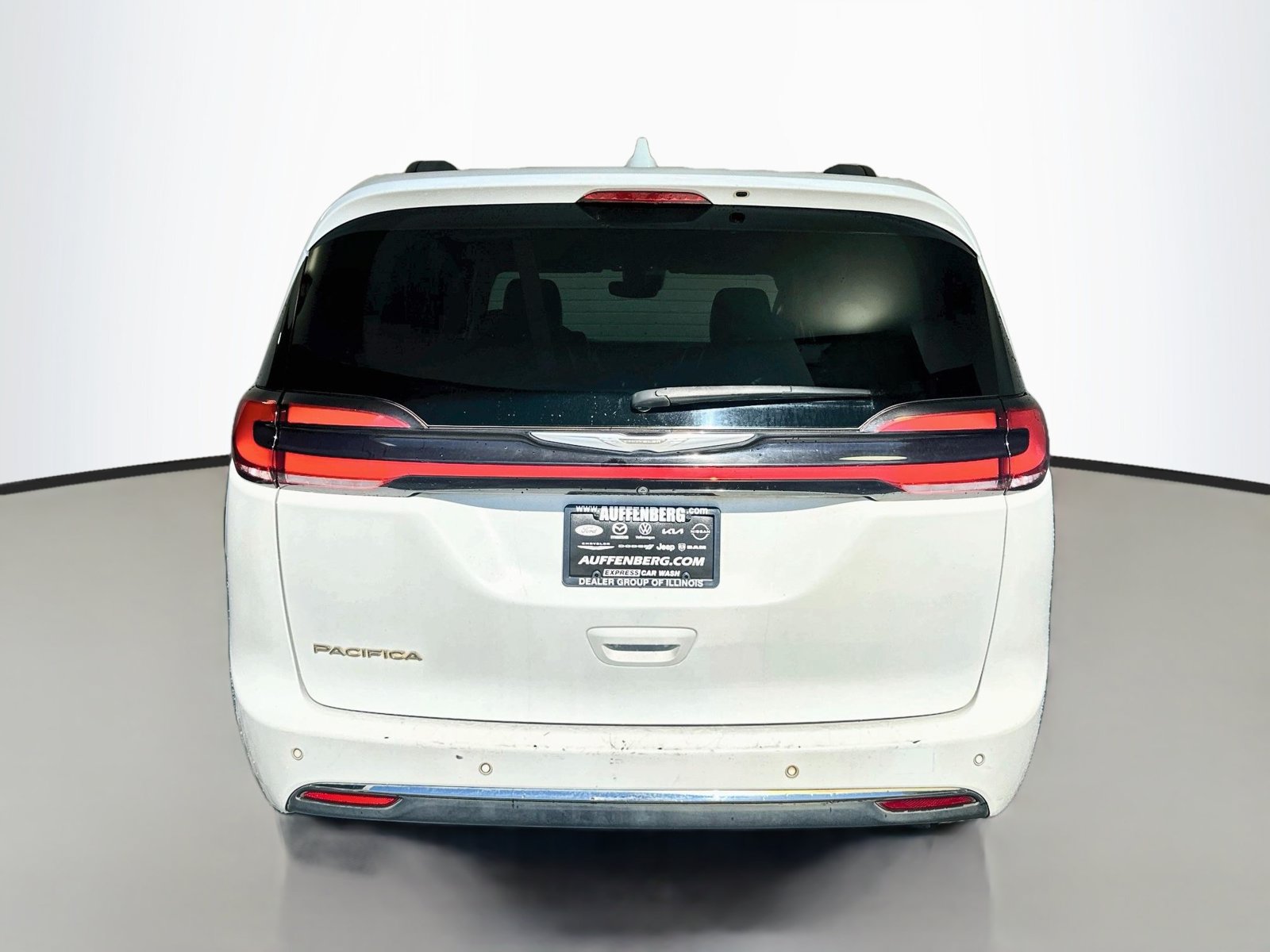Used 2022 Chrysler Pacifica Touring-L FWD image 6