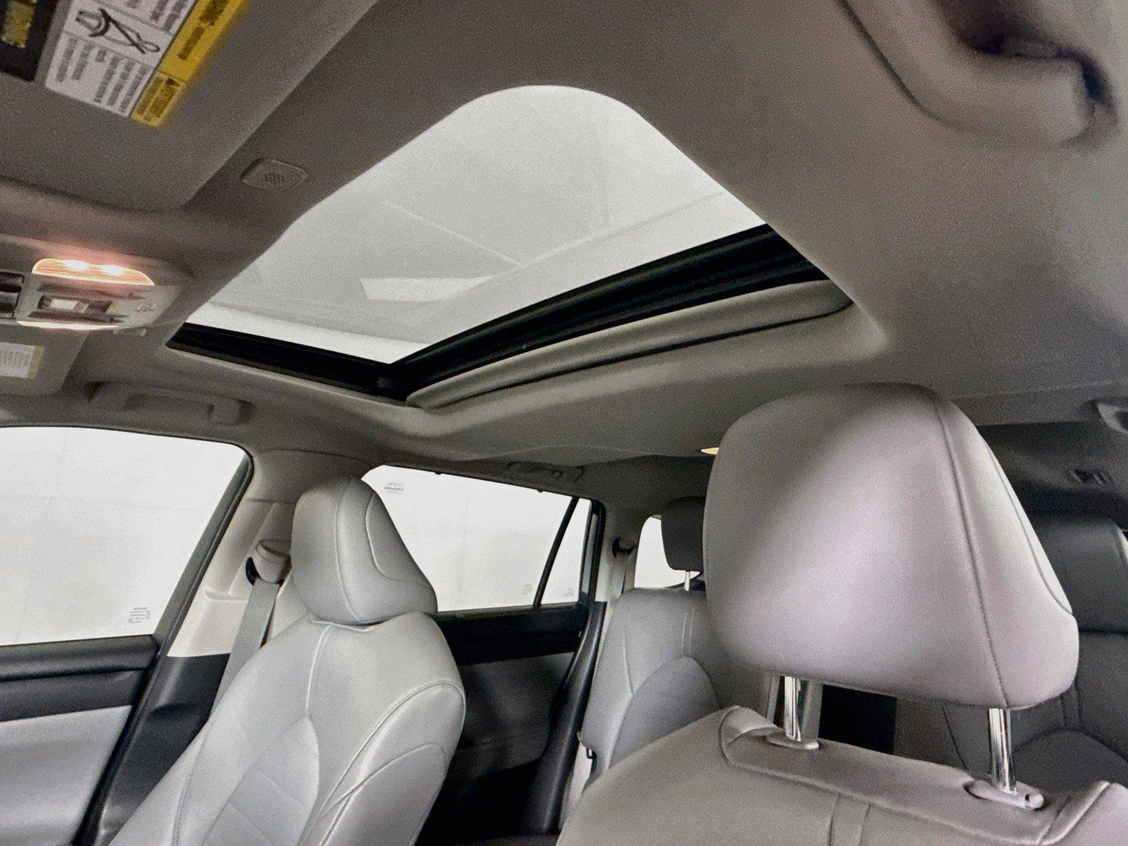 Used 2023 Toyota Highlander XLE FWD image 6