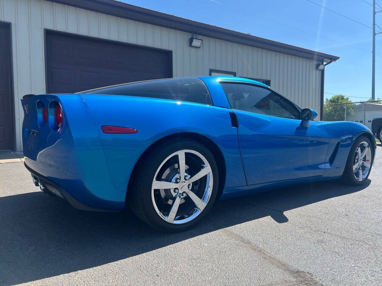 Used 2010 Chevrolet Corvette Coupe w/ 1LT RWD image 9