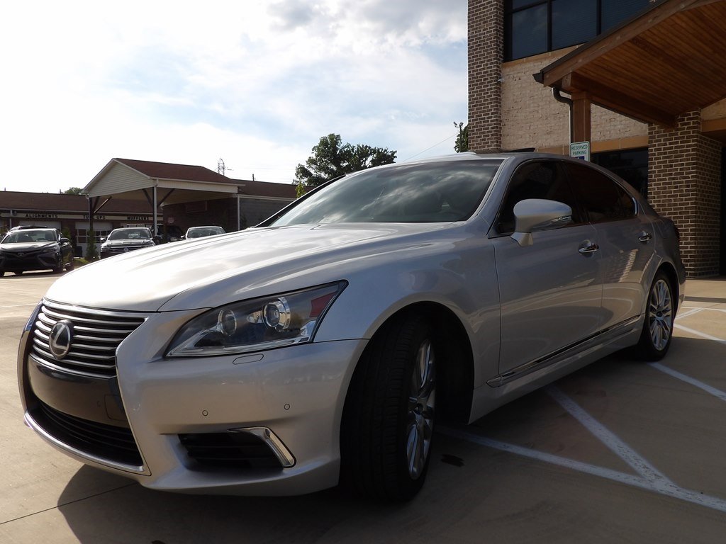 Used 2014 Lexus LS 460 Luxury w/ Comfort Package image 9