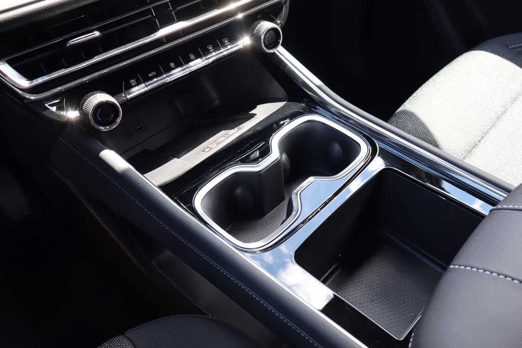 New 2025 Chevrolet Traverse LT w/ Sun and Wheel Package image 23