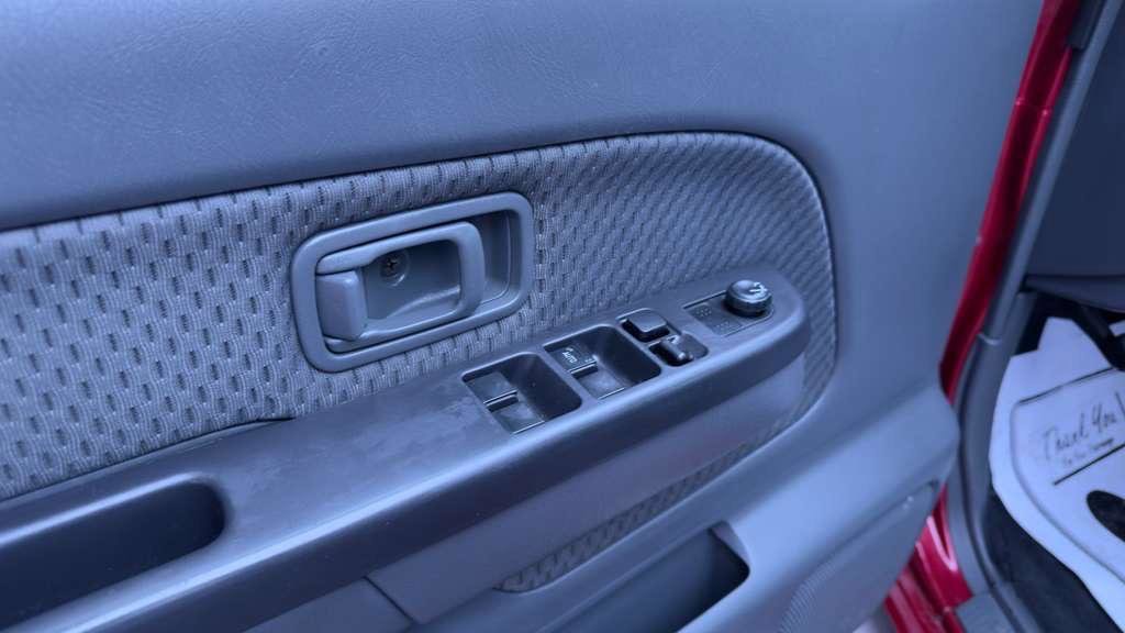 Used 2002 Nissan Xterra XE image 16