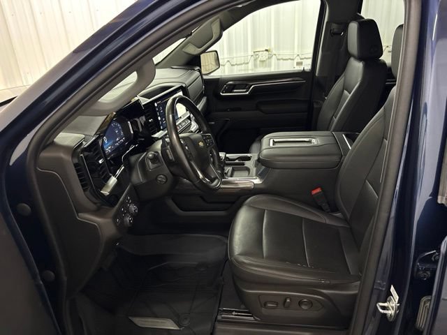 Used 2022 Chevrolet Silverado 1500 LTZ w/ LTZ Convenience Package II AWD/4WD image 31