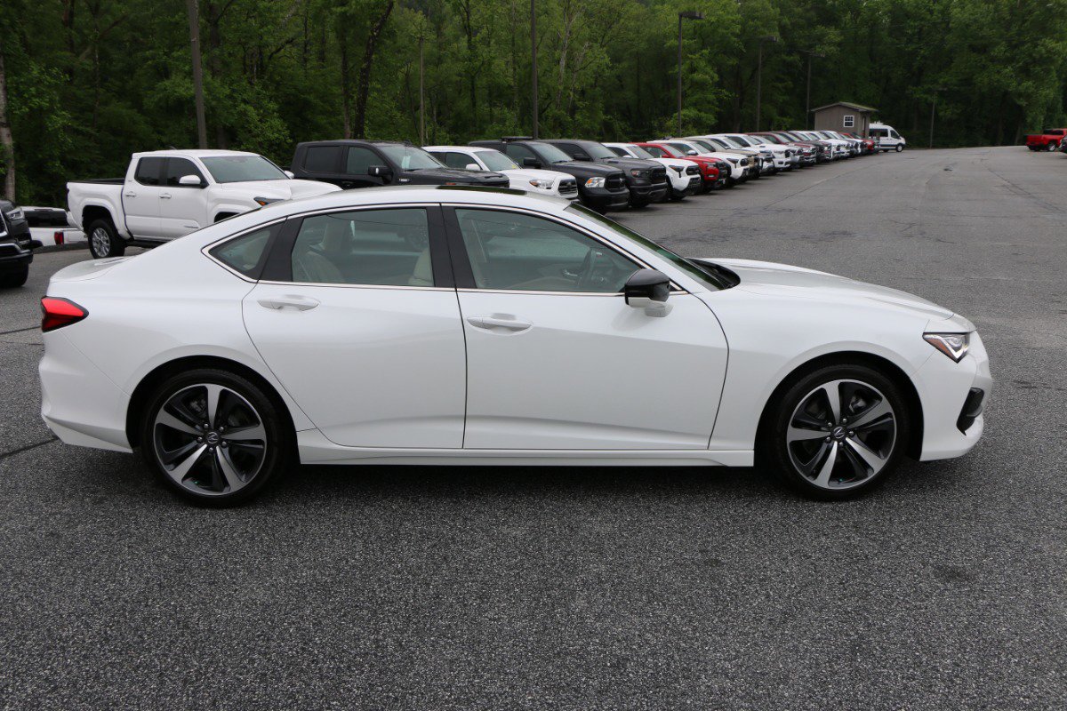 Used 2024 Acura TLX w/ Technology Package FWD image 9