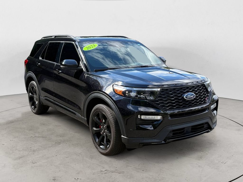 Certified 2023 Ford Explorer ST w/ Technology Package AWD/4WD image 3