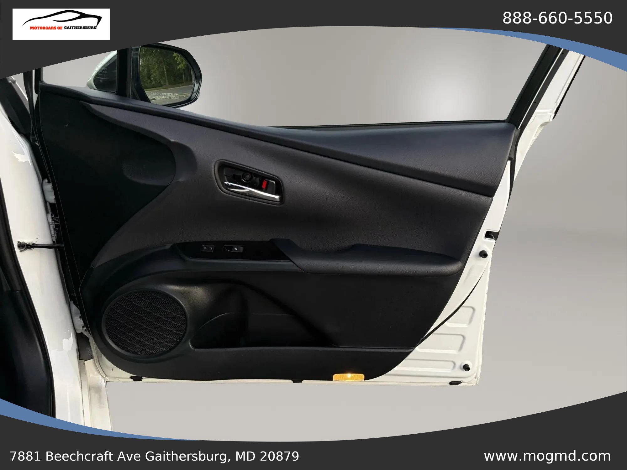 Used 2018 Toyota Prius Prime Plus w/ Carpet Mat Package FWD image 24