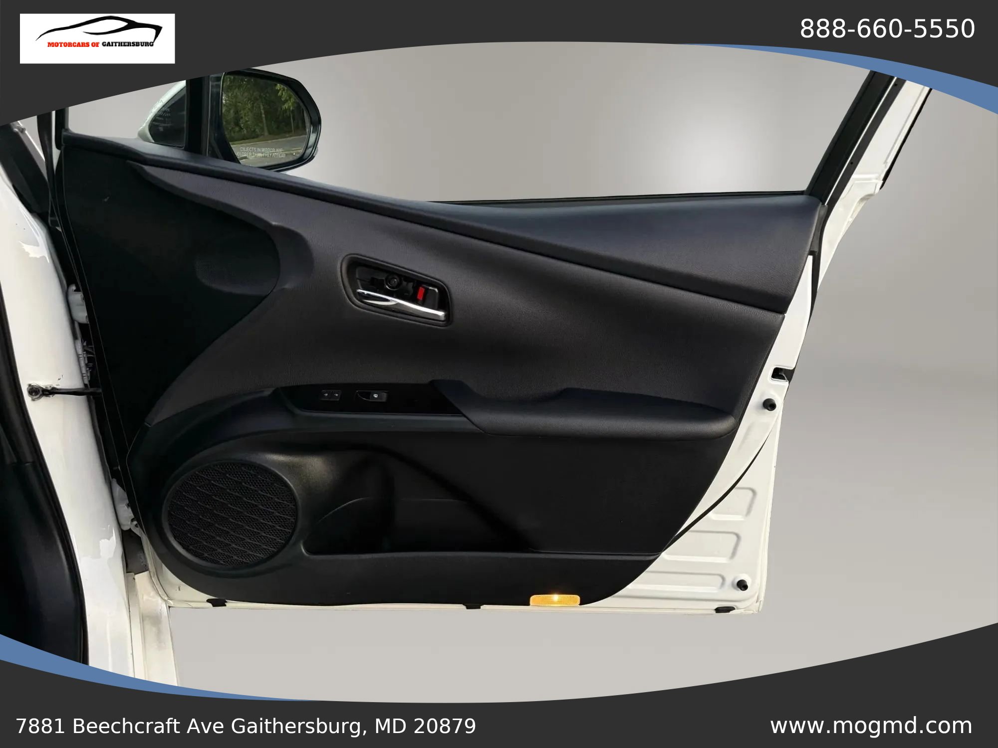 Used 2018 Toyota Prius Prime Plus w/ Carpet Mat Package FWD image 24