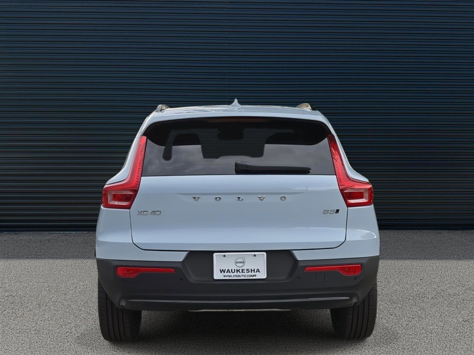 New 2026 Volvo XC40 B5 Plus w/ Protection Package Premier AWD/4WD image 4