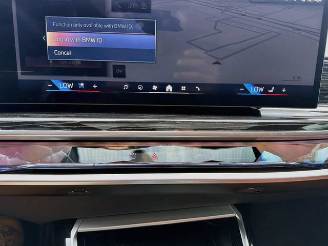 Used 2025 BMW i7 eDrive50 w/ M Sport Package RWD image 33
