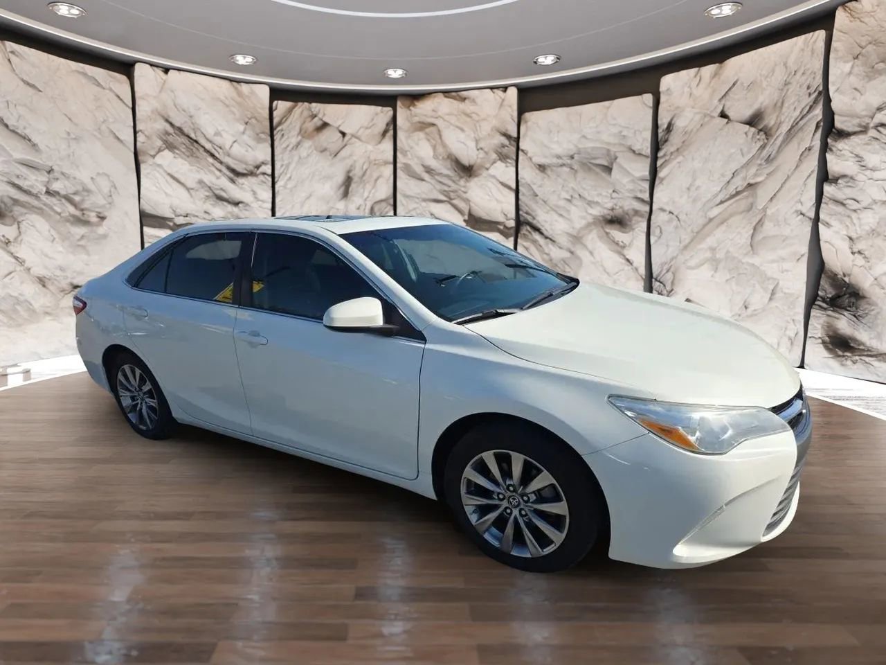 Used 2017 Toyota Camry XLE w/ Moonroof Package FWD image 7