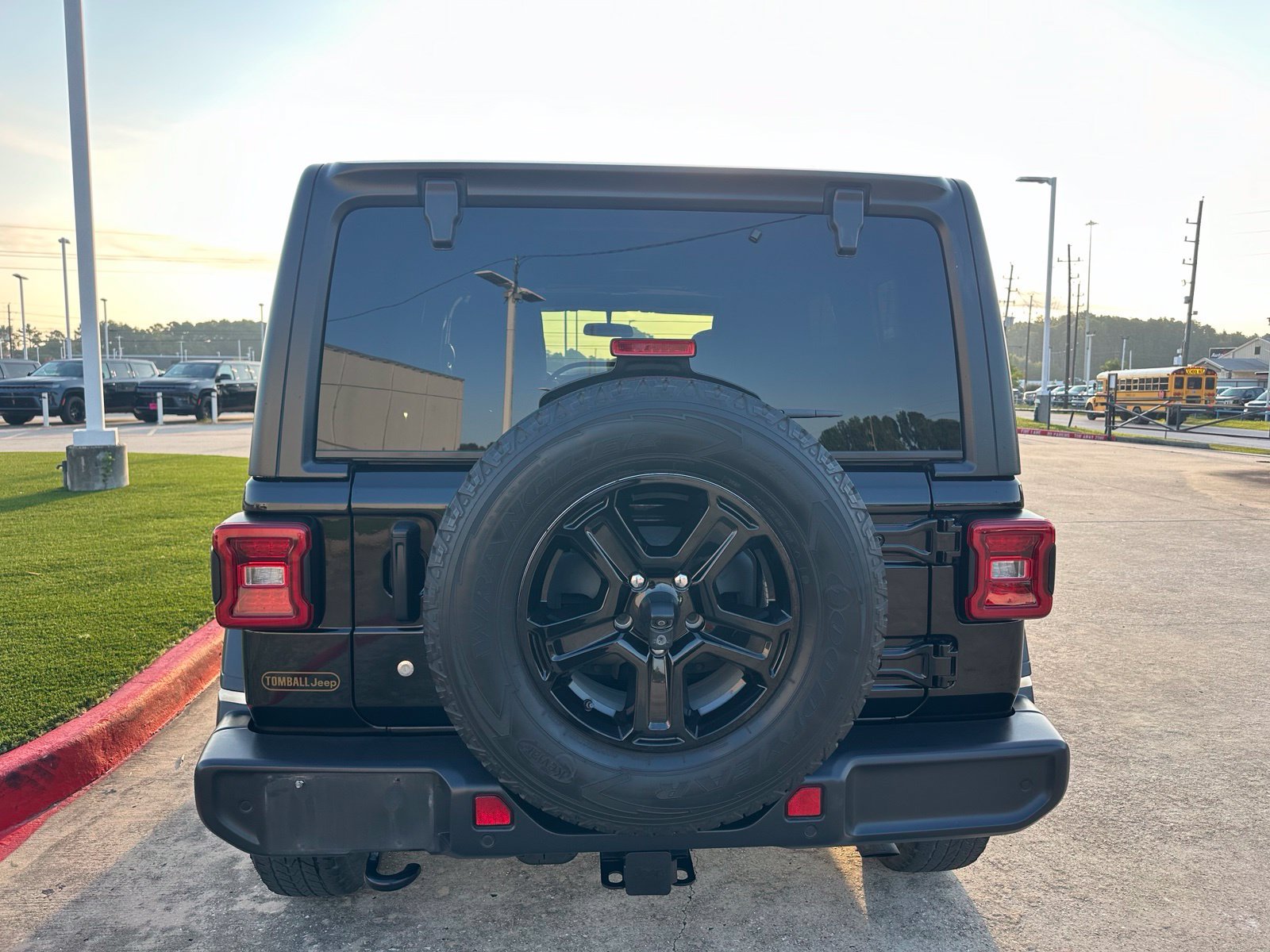 Used 2019 Jeep Wrangler Unlimited Sport S AWD/4WD image 6