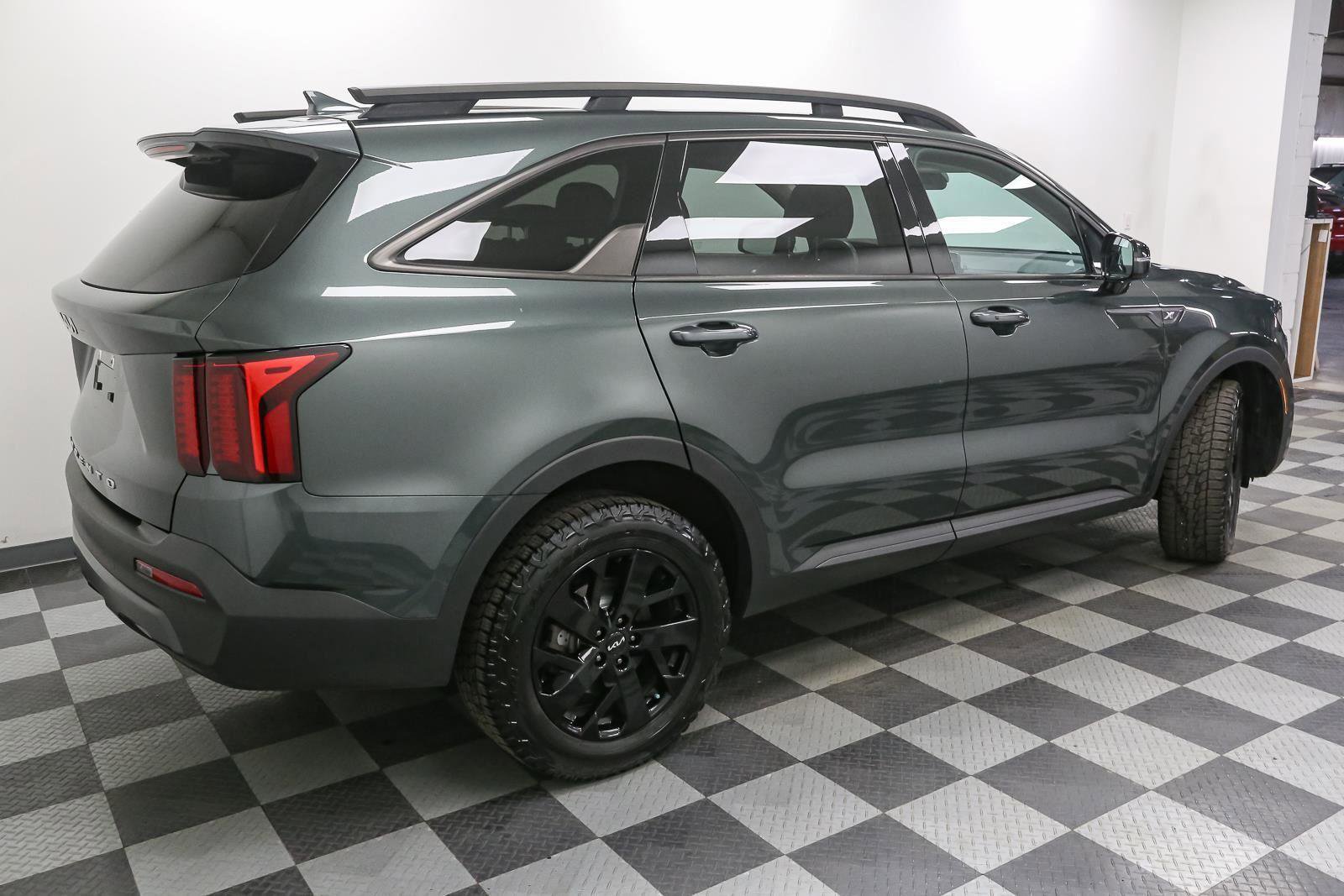 Used 2022 Kia Sorento S w/ Panoramic Sunroof Package AWD/4WD image 9