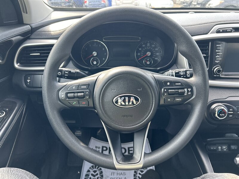 Used 2018 Kia Sorento AWD image 13