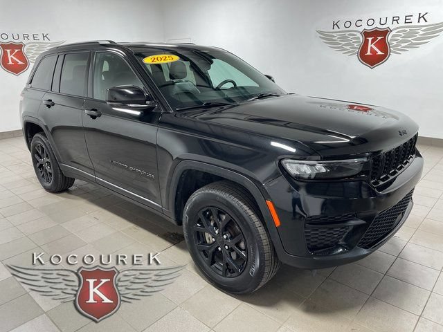 Used 2025 Jeep Grand Cherokee Altitude