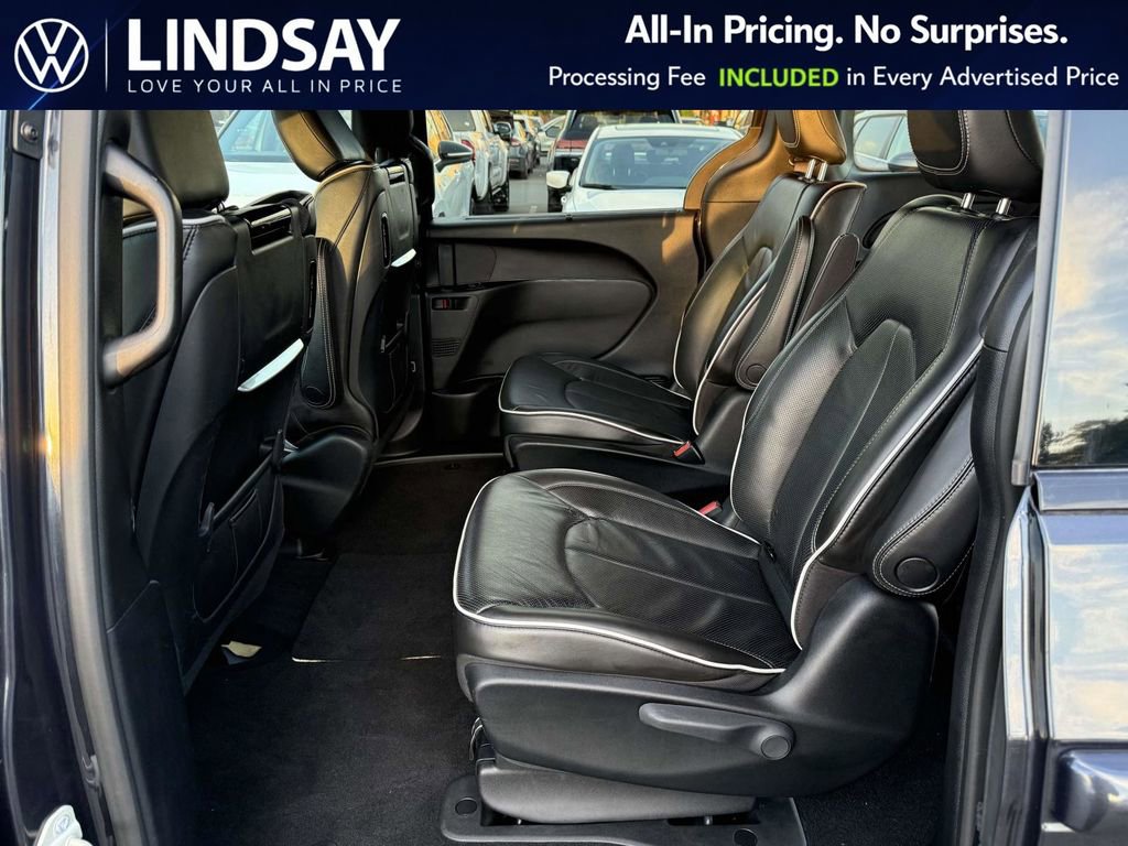 Used 2019 Chrysler Pacifica Limited w/ Advanced Safetytec Group FWD image 14