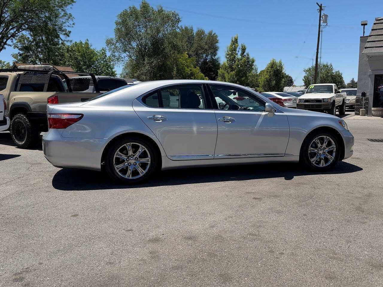 Used 2008 Lexus LS 460 RWD image 18