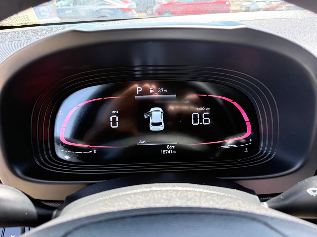 Used 2025 Hyundai Venue SE FWD image 20